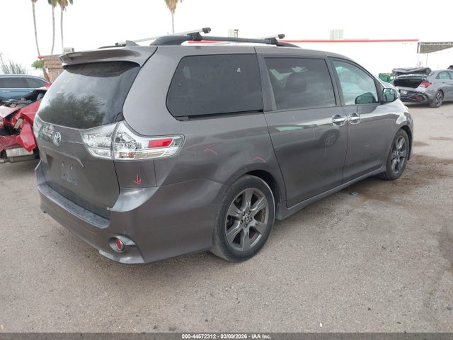 5TDXZ3DC1JS911057 Toyota Sienna Se 8 Passenger