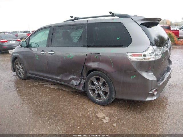 5TDXZ3DC1JS911057 Toyota Sienna Se 8 Passenger