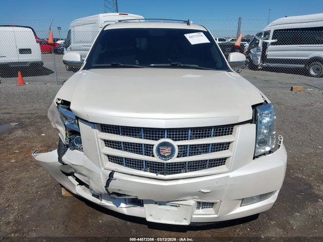 44572356 :رقم المزاد ، 1GYS4CEF6DR159466 vin ، 2013 Cadillac Escalade Premium مزاد بيع