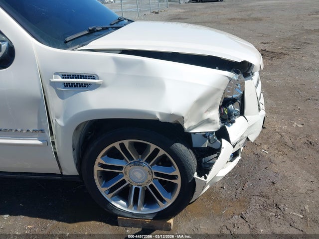 44572356 :رقم المزاد ، 1GYS4CEF6DR159466 vin ، 2013 Cadillac Escalade Premium مزاد بيع