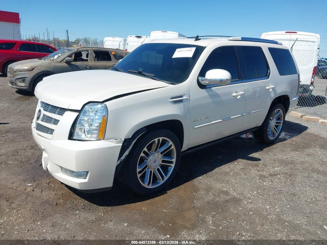 44572356 :رقم المزاد ، 1GYS4CEF6DR159466 vin ، 2013 Cadillac Escalade Premium مزاد بيع
