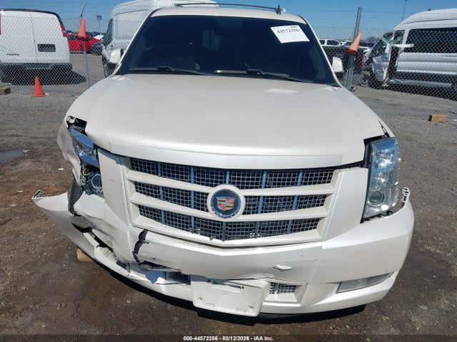 44572356 :رقم المزاد ، 1GYS4CEF6DR159466 vin ، 2013 Cadillac Escalade Premium مزاد بيع