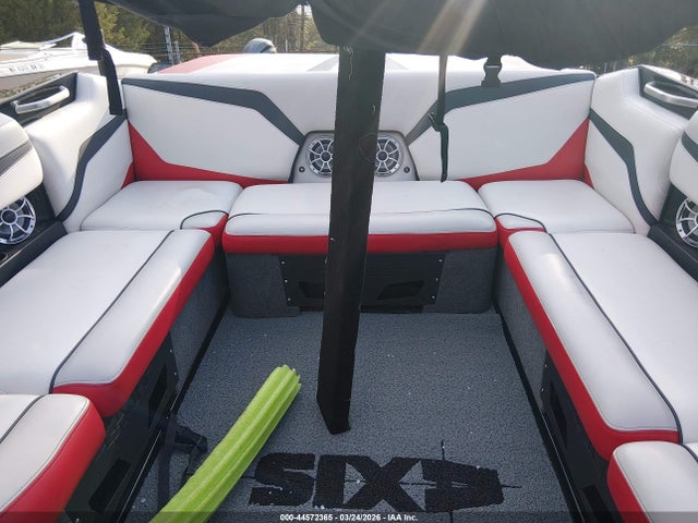 AWRG9862G617 Axis Wake