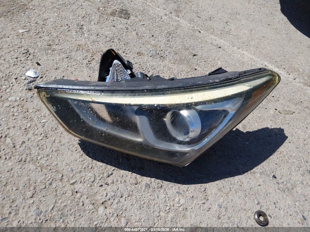 5XYZUDLBXHG400752 Hyundai Santa Fe Sport 2.4l