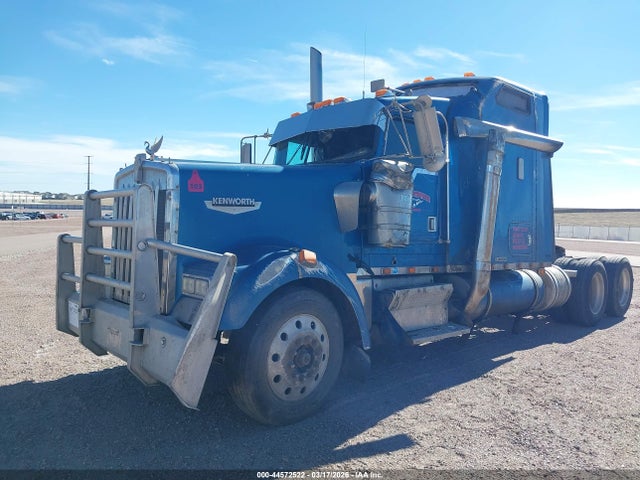 44572522 :رقم المزاد ، 1XKWDB9XXYR821998 vin ، 2000 Kenworth Construction W900 مزاد بيع