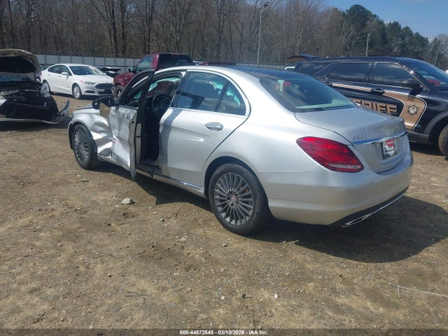 2015 Mercedes-benz C 300 Luxury 4matic მანქანა იყიდება აუქციონზე, vin: 55SWF4KBXFU004547, აუქციონის ნომერი: 44572540