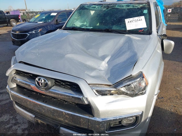 44572541 :رقم المزاد ، JTEBU5JR6K5669852 vin ، 2019 Toyota 4runner Limited مزاد بيع