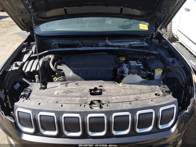 44572581 :رقم المزاد ، 3C4NJDFB9NT165882 vin ، 2022 Jeep Compass Latitude Lux 4x4 مزاد بيع