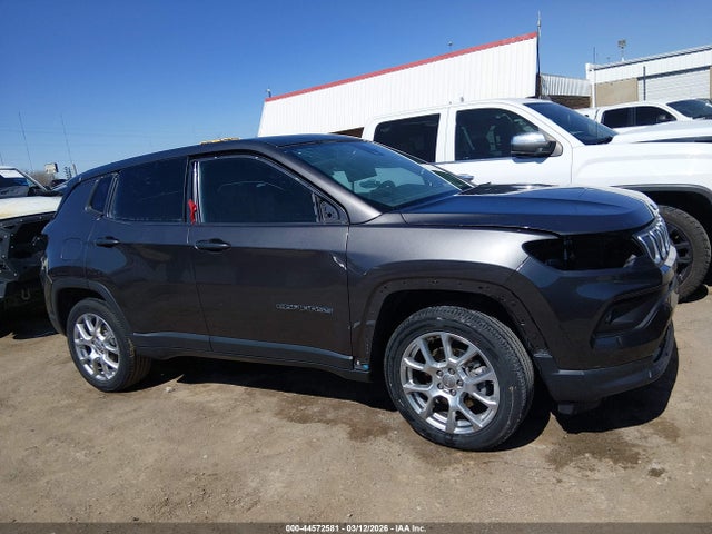44572581 :رقم المزاد ، 3C4NJDFB9NT165882 vin ، 2022 Jeep Compass Latitude Lux 4x4 مزاد بيع