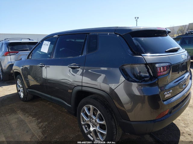 44572581 :رقم المزاد ، 3C4NJDFB9NT165882 vin ، 2022 Jeep Compass Latitude Lux 4x4 مزاد بيع