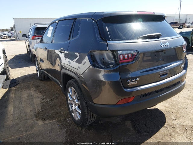 44572581 :رقم المزاد ، 3C4NJDFB9NT165882 vin ، 2022 Jeep Compass Latitude Lux 4x4 مزاد بيع