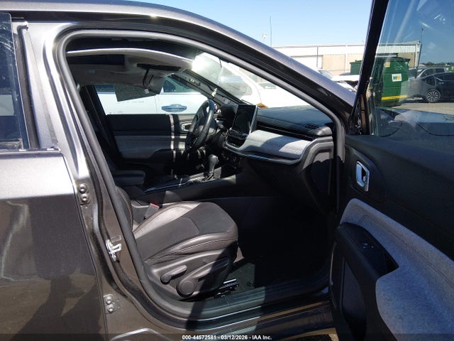 44572581 :رقم المزاد ، 3C4NJDFB9NT165882 vin ، 2022 Jeep Compass Latitude Lux 4x4 مزاد بيع