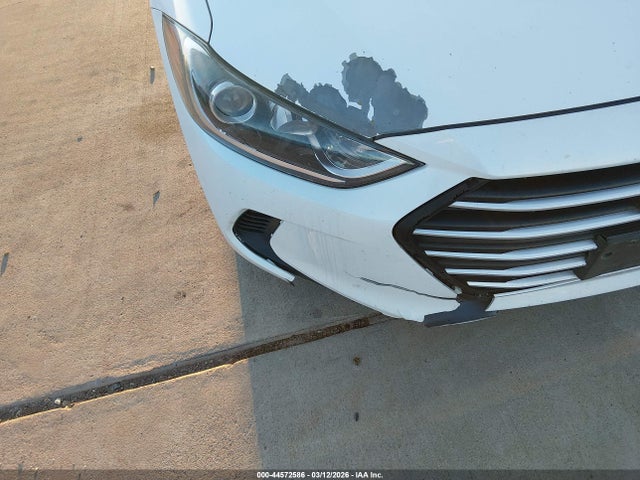 5NPD74LF7JH229560 Hyundai ELANTRA SE