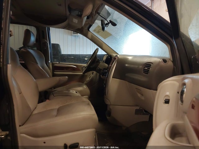 2006 CHRYSLER TOWN & COUNTRY 2A4GP64L16R640275 Photo 4