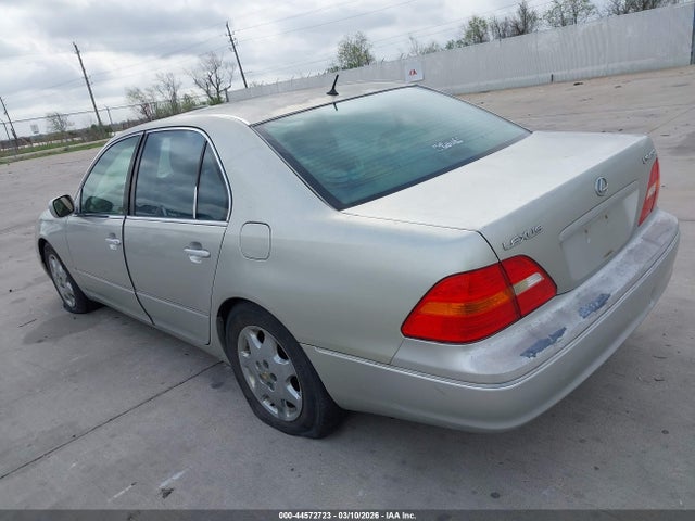 2002 LEXUS LS 430 JTHBN30F920073921 Photo 2