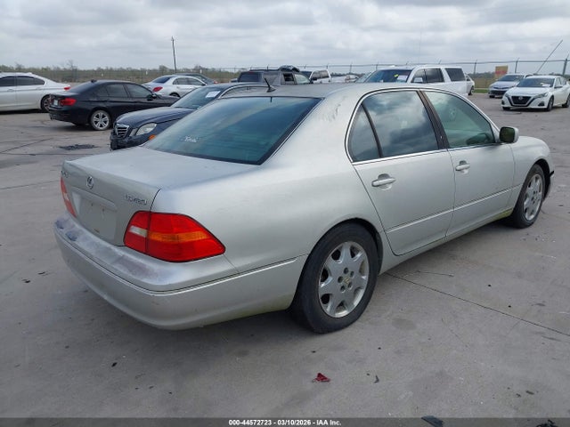 2002 LEXUS LS 430 JTHBN30F920073921 Photo 3