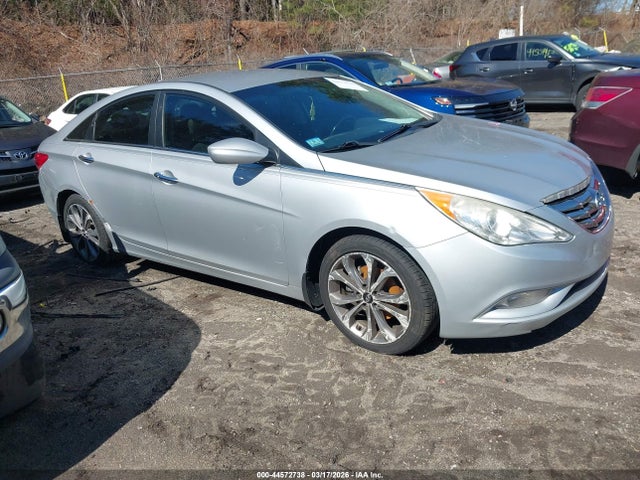 44572738 :رقم المزاد ، 5NPEC4AB2DH579392 vin ، 2013 Hyundai Sonata Se 2.0t مزاد بيع