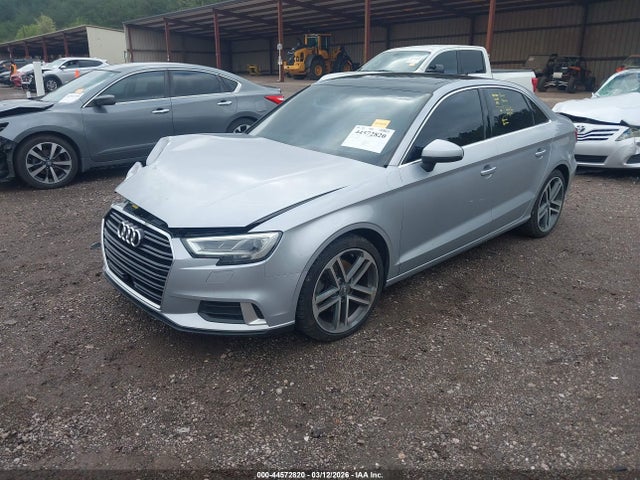 44572820 :رقم المزاد ، WAUAUGFF8K1013229 vin ، 2019 Audi A3 40 Premium/40 Titanium Premium مزاد بيع