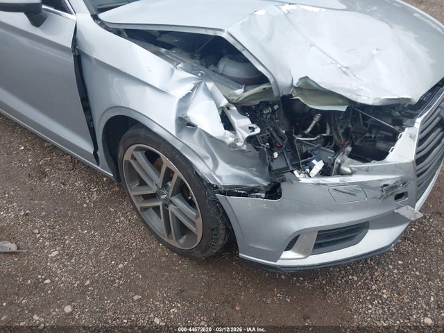 44572820 :رقم المزاد ، WAUAUGFF8K1013229 vin ، 2019 Audi A3 40 Premium/40 Titanium Premium مزاد بيع