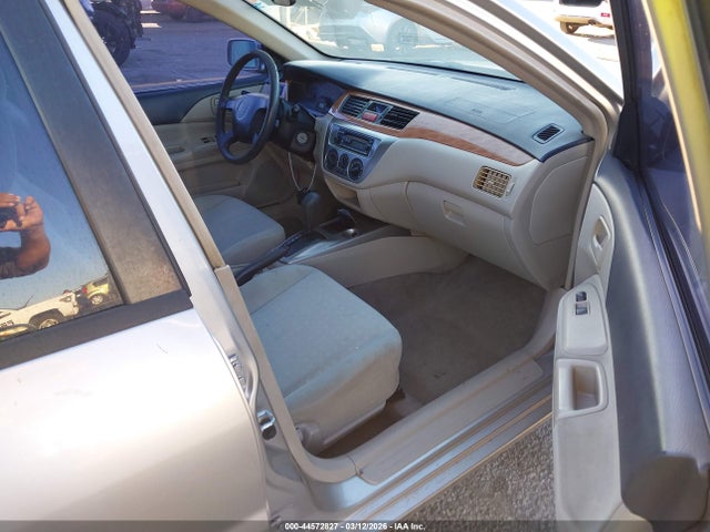 2005 MITSUBISHI LANCER JA3AJ26E45U051743 Photo 4