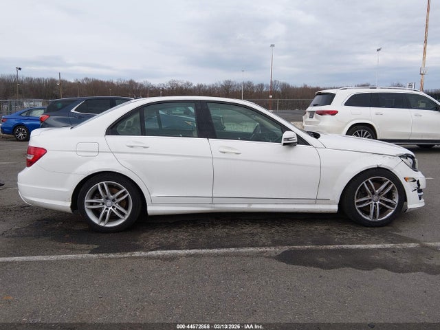44572858 :رقم المزاد ، WDDGF8AB6DG146904 vin ، 2013 Mercedes-benz C 300 Sport 4matic مزاد بيع