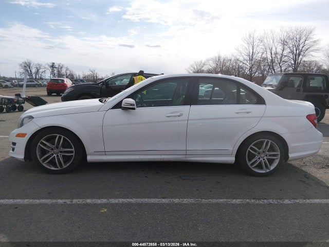 44572858 :رقم المزاد ، WDDGF8AB6DG146904 vin ، 2013 Mercedes-benz C 300 Sport 4matic مزاد بيع