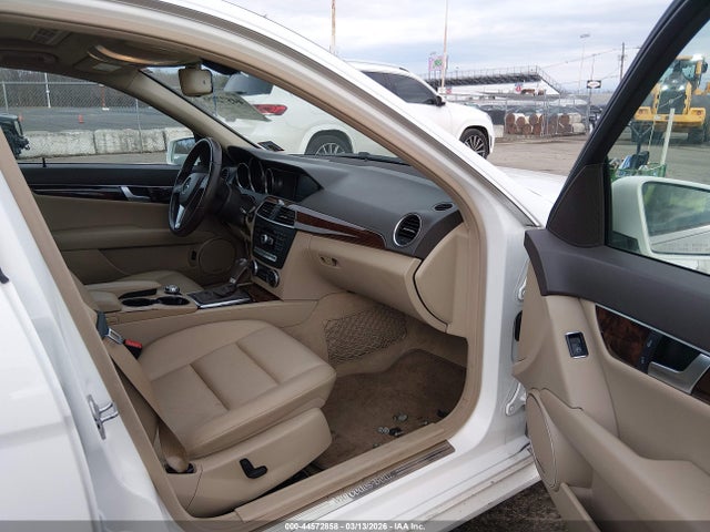 44572858 :رقم المزاد ، WDDGF8AB6DG146904 vin ، 2013 Mercedes-benz C 300 Sport 4matic مزاد بيع