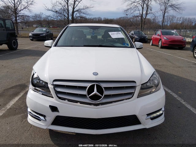 44572858 :رقم المزاد ، WDDGF8AB6DG146904 vin ، 2013 Mercedes-benz C 300 Sport 4matic مزاد بيع