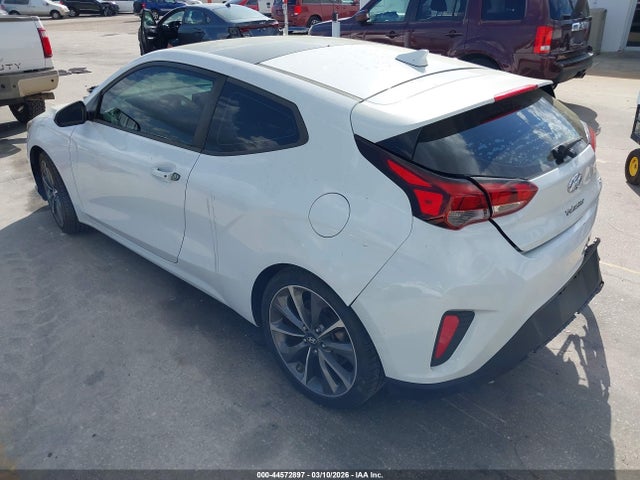 2020 HYUNDAI VELOSTER KMHTG6AF3LU029497 Photo 2