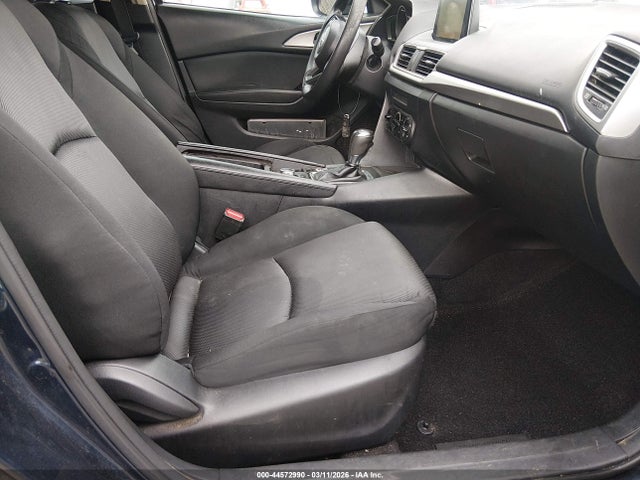 Продаж на аукціоні авто 2018 Mazda Mazda3 Sport, vin: 3MZBN1U79JM215623, номер лоту: 44572990