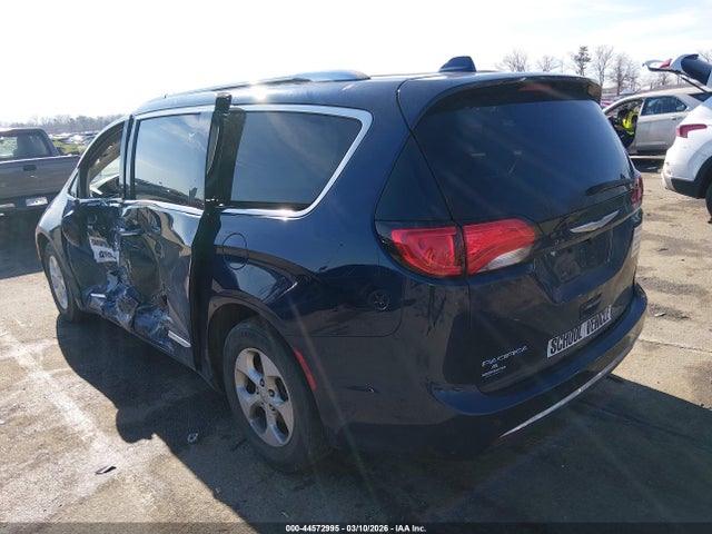 2017 CHRYSLER PACIFICA 2C4RC1EG9HR532567 Photo 2