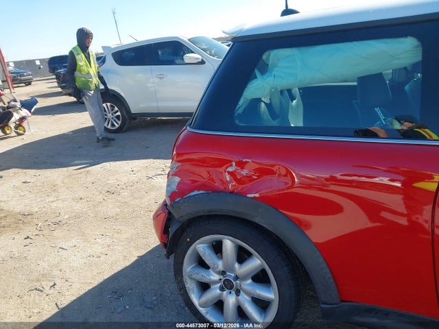 Auction sale of the 2006 Mini Cooper S, vin: WMWRE33506TL18660, lot number: 44573007