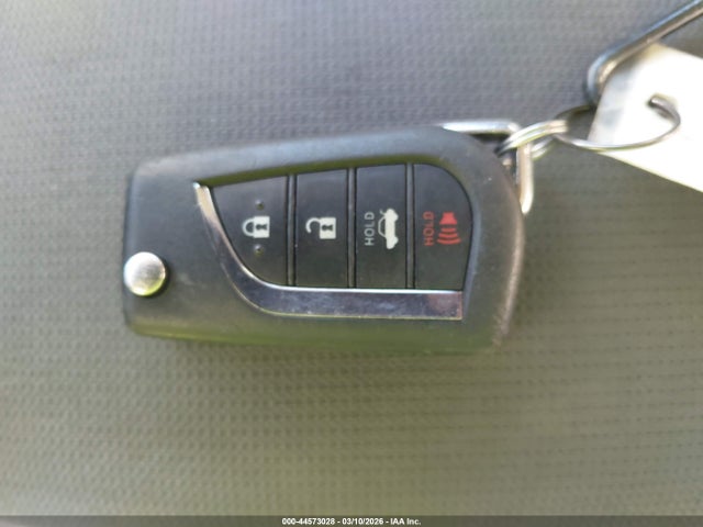 44573028 :رقم المزاد ، 5YFEPMAE1NP324641 vin ، 2022 Toyota Corolla Le مزاد بيع