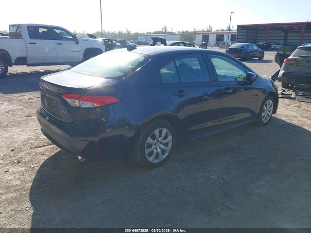 44573028 :رقم المزاد ، 5YFEPMAE1NP324641 vin ، 2022 Toyota Corolla Le مزاد بيع