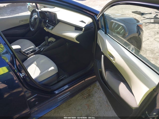 44573028 :رقم المزاد ، 5YFEPMAE1NP324641 vin ، 2022 Toyota Corolla Le مزاد بيع