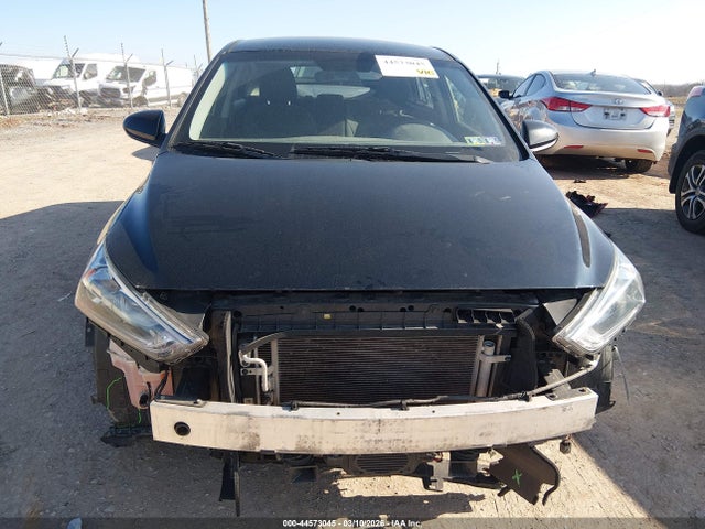 2019 HYUNDAI IONIQ HYBRID KMHC65LC2KU174870 Photo 5