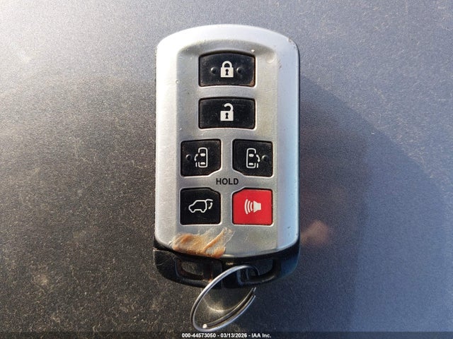 2011 TOYOTA SIENNA 5TDYK3DCXBS061536 Photo 10