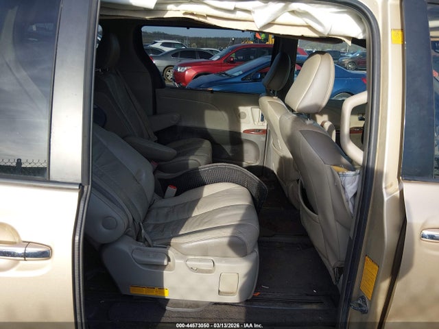 2011 TOYOTA SIENNA 5TDYK3DCXBS061536 Photo 7