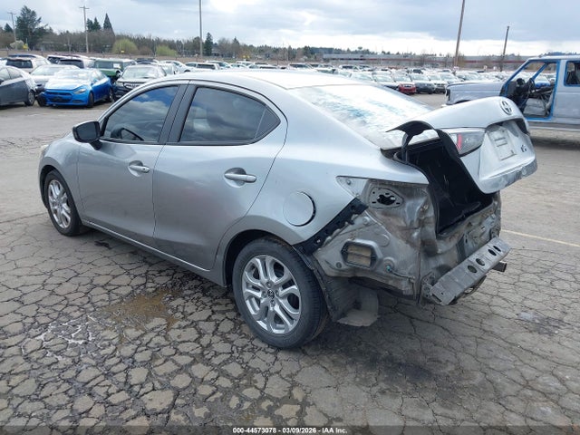 3MYDLBZV4GY102941 Scion IA