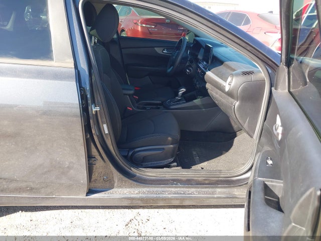 3KPF24AD9ME380904 KIA Forte Lxs