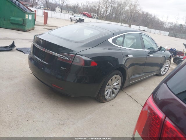 44573117 :رقم المزاد ، 5YJSA1E24JF245117 vin ، 2018 Tesla Model S 100d/75d/p100d مزاد بيع