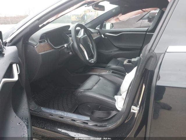 44573117 :رقم المزاد ، 5YJSA1E24JF245117 vin ، 2018 Tesla Model S 100d/75d/p100d مزاد بيع