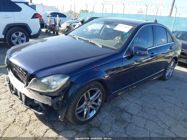 44573139 :رقم المزاد ، WDDGF4HB2ER320441 vin ، 2014 Mercedes-benz C 250 Sport مزاد بيع