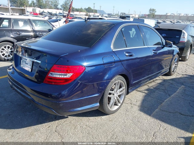 44573139 :رقم المزاد ، WDDGF4HB2ER320441 vin ، 2014 Mercedes-benz C 250 Sport مزاد بيع
