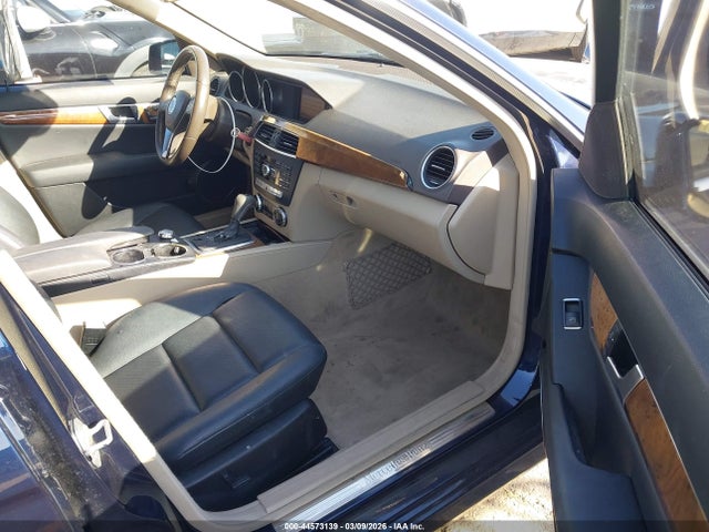 44573139 :رقم المزاد ، WDDGF4HB2ER320441 vin ، 2014 Mercedes-benz C 250 Sport مزاد بيع