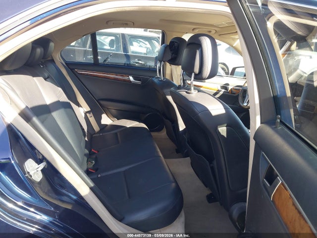 44573139 :رقم المزاد ، WDDGF4HB2ER320441 vin ، 2014 Mercedes-benz C 250 Sport مزاد بيع