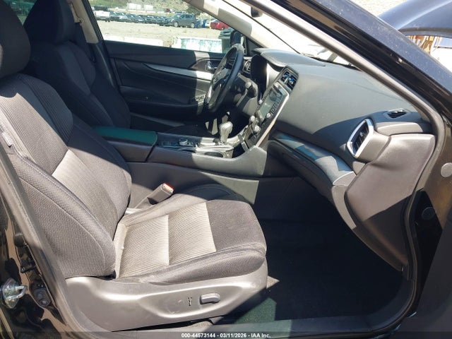 1N4AA6AP5GC427849 Nissan Maxima 3.5 S