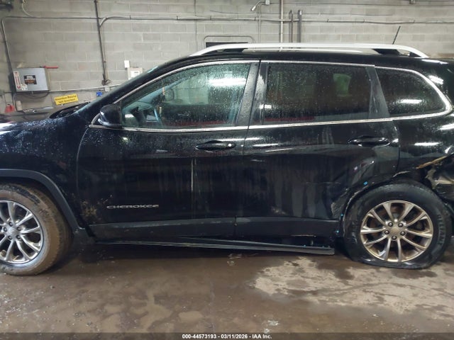 44573193 :رقم المزاد ، 1C4PJMLB7KD417661 vin ، 2019 Jeep Cherokee Latitude Plus 4x4 مزاد بيع