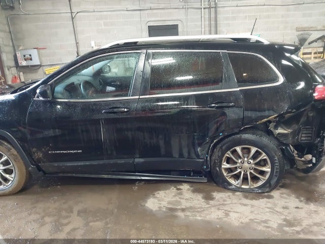 44573193 :رقم المزاد ، 1C4PJMLB7KD417661 vin ، 2019 Jeep Cherokee Latitude Plus 4x4 مزاد بيع