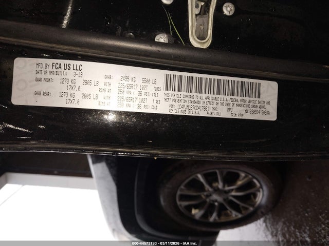 44573193 :رقم المزاد ، 1C4PJMLB7KD417661 vin ، 2019 Jeep Cherokee Latitude Plus 4x4 مزاد بيع